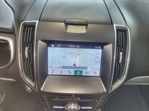 Used 2019 Ford Edge Titanium w/ Equipment Group 301A AWD/4WD image 18
