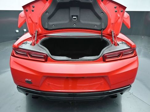 Used 2018 Chevrolet Camaro SS RWD image 9