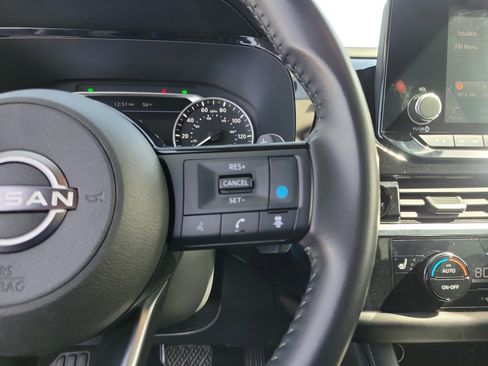 Used 2022 Nissan Pathfinder SV image 23