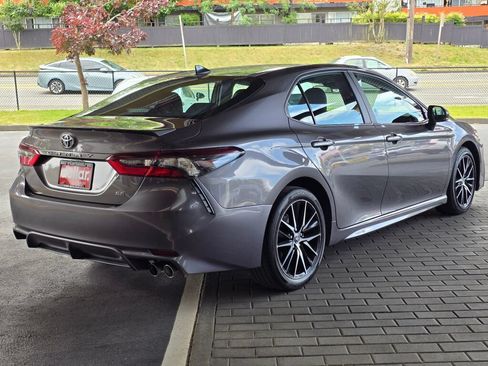 Used 2024 Toyota Camry SE w/ Cold Weather Package FWD image 5