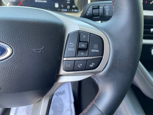 Used 2025 Ford Explorer Active RWD image 19