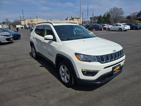 Used 2018 Jeep Compass Latitude w/ Popular Equipment Group image 4