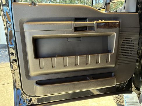 Used 2015 Ford F250 Platinum w/ FX4 Off-Road Package image 8