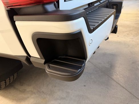 Used 2025 Ford F350 XLT w/ Black Appearance Package image 13