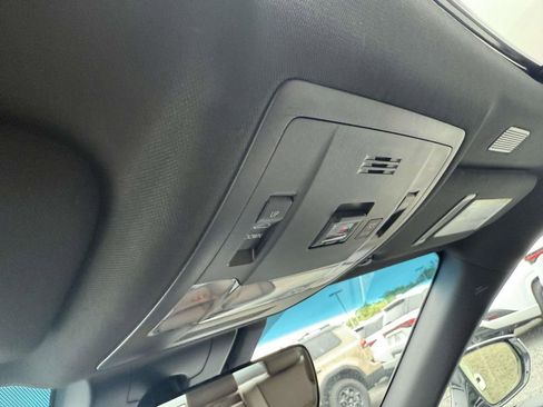 Used 2025 Lexus ES 350 w/ Premium Package FWD image 25