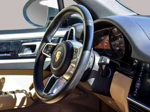 Used 2019 Porsche Cayenne image 39