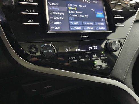 Used 2020 Toyota Camry SE FWD image 23