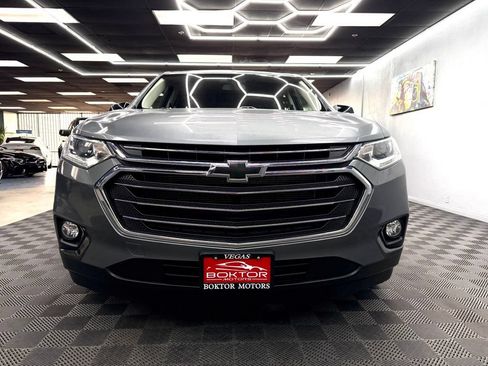 Used 2021 Chevrolet Traverse LT FWD image 3