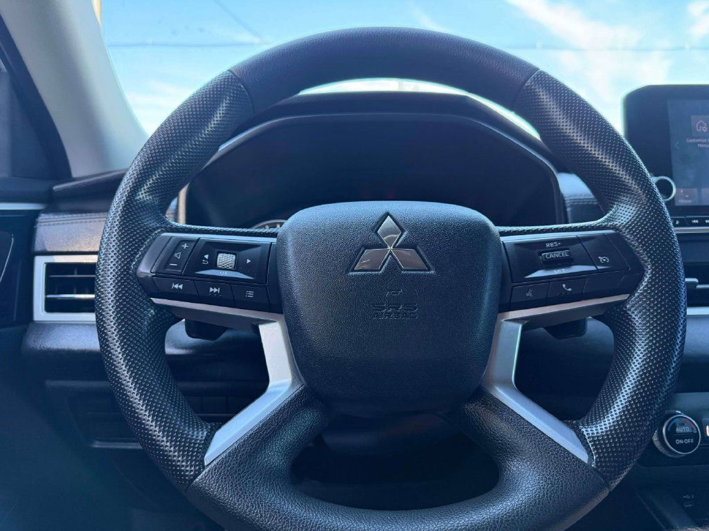 Used 2022 Mitsubishi Outlander ES AWD/4WD image 16