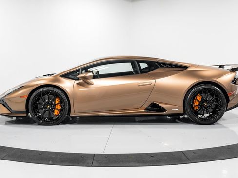 Used 2024 Lamborghini Huracan Tecnica RWD image 6