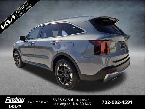 Certified 2025 Kia Sorento S FWD image 9