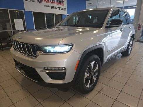 Used 2024 Jeep Grand Cherokee Limited 4xe AWD/4WD image 4