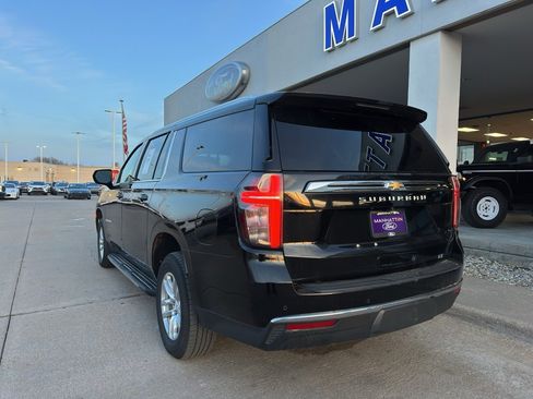 Used 2023 Chevrolet Suburban LT image 6