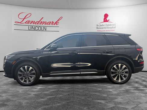 Certified 2022 Lincoln Corsair Reserve w/ Equipment Group 201A image 2