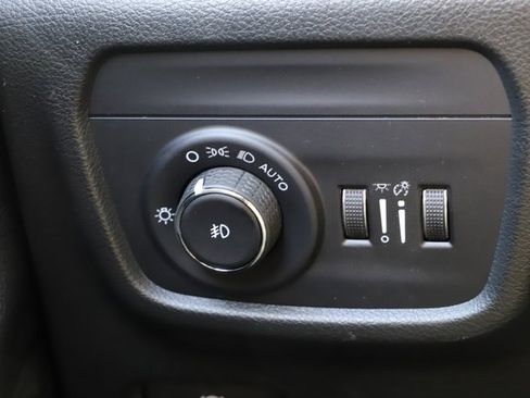 New 2025 Jeep Grand Cherokee Limited image 35