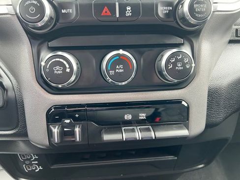 Used 2024 RAM 2500 Big Horn AWD/4WD image 27