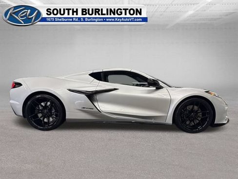 Used 2026 Chevrolet Corvette Z06 w/ Stealth Interior Trim Package RWD image 8