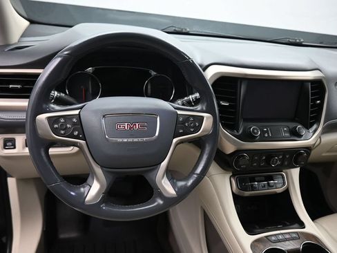 Used 2021 GMC Acadia Denali w/ Denali Ultimate Package AWD/4WD image 16