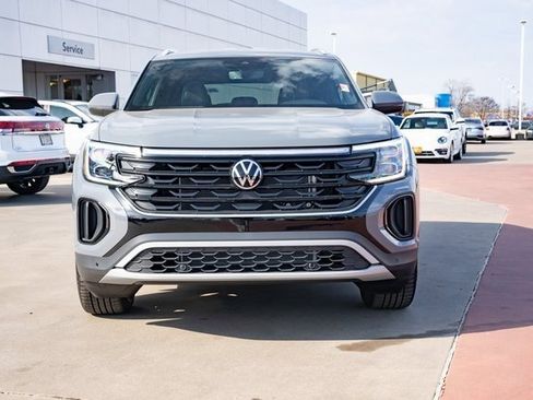New 2026 Volkswagen Atlas Cross Sport SE FWD image 9