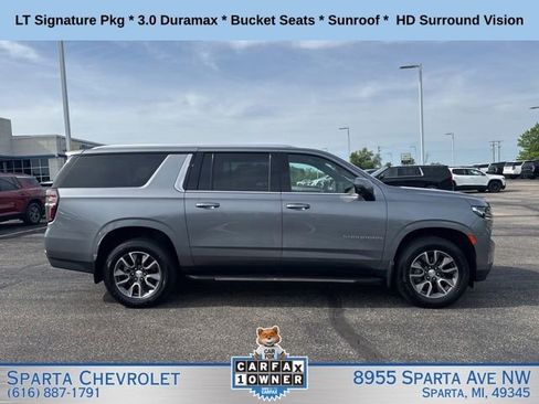 Used 2022 Chevrolet Suburban LT w/ LT Signature Plus Package AWD/4WD image 2