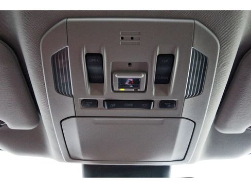 Used 2023 Toyota Highlander XLE FWD image 23