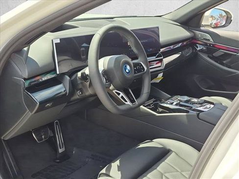 New 2027 BMW i5 eDrive40 w/ M Sport Package RWD image 3