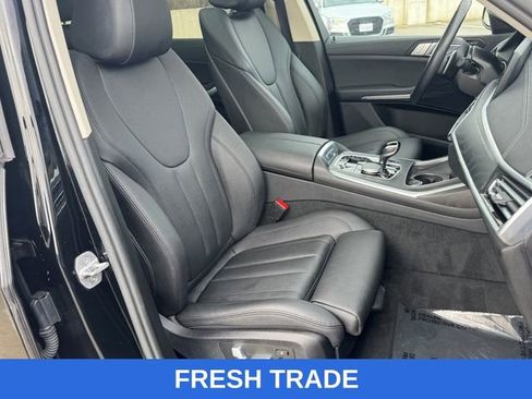 Used 2022 BMW X7 xDrive40i w/ Premium Package image 11