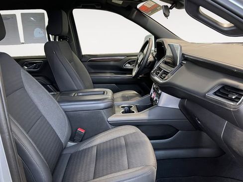 Used 2023 GMC Yukon SLE w/ Gmc Pro Safety Plus Package image 9