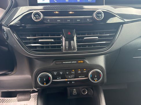 Used 2025 Ford Escape ST-Line image 24