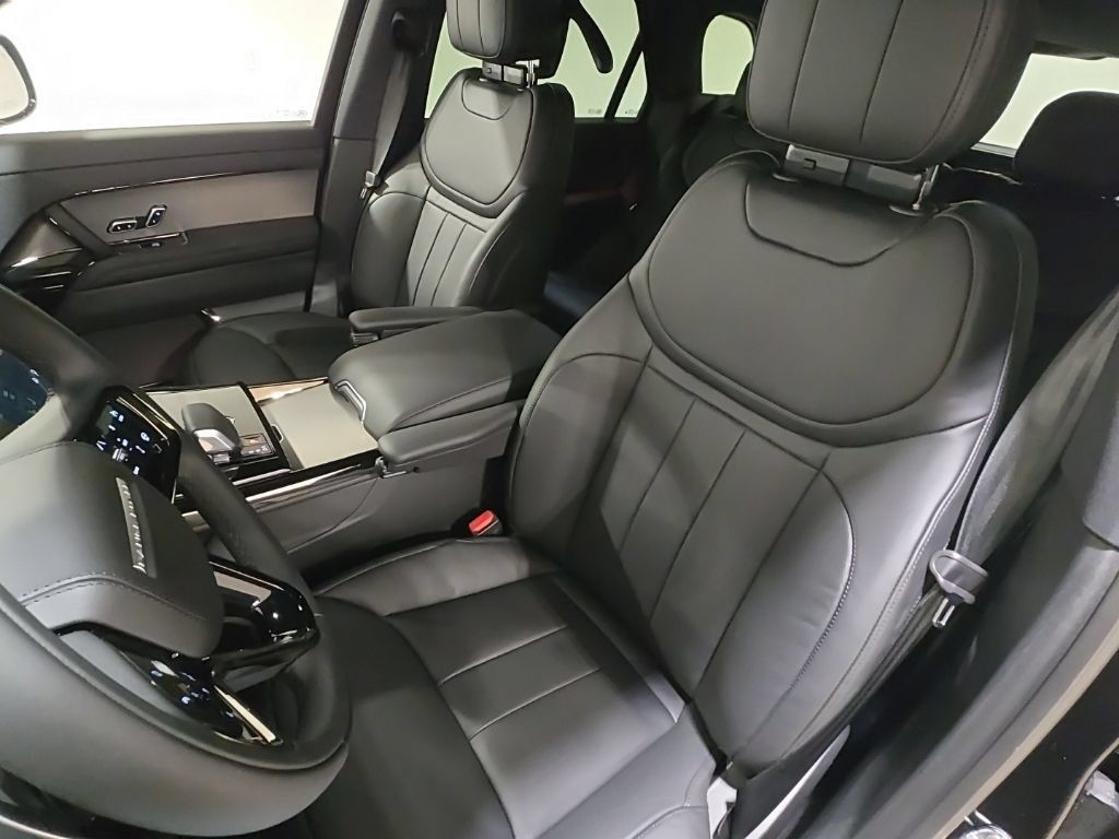New 2026 Land Rover Range Rover Sport Dynamic SE AWD/4WD image 18