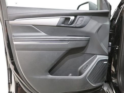 Used 2025 Buick Enclave Preferred FWD image 18