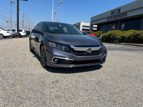 Used 2019 Honda Civic EX image 3