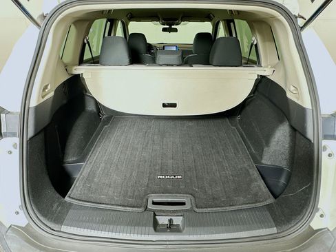 Used 2022 Nissan Rogue SV FWD image 27