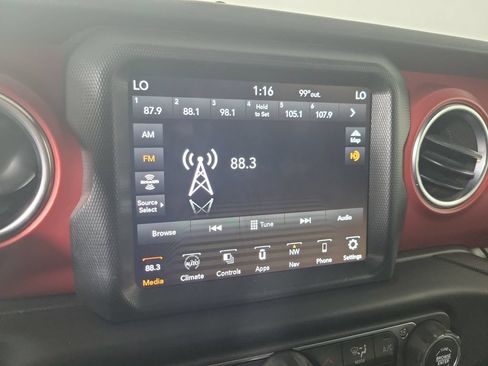 Used 2023 Jeep Wrangler Unlimited Rubicon AWD/4WD image 17