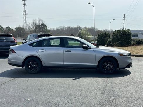 New 2025 Honda Accord SE image 9