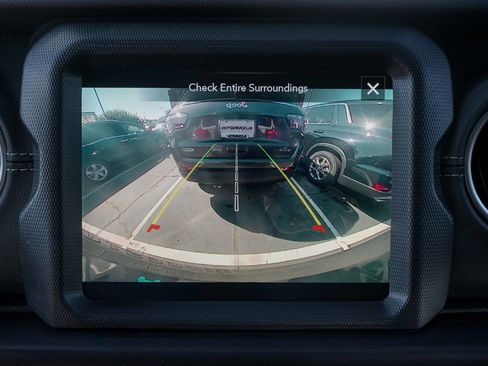 Used 2022 Jeep Wrangler Unlimited Sahara w/ Cold Weather Group image 18