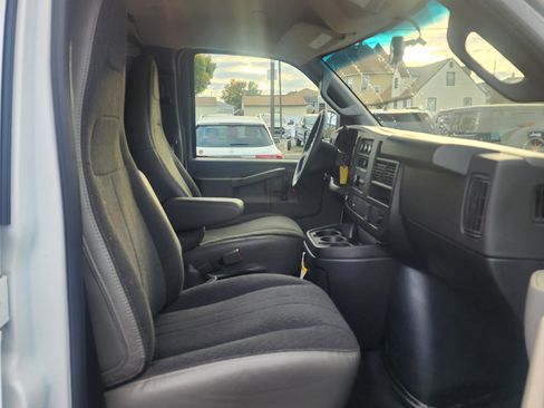 Used 2024 Chevrolet Express 2500 w/ Driver Convenience Package image 12