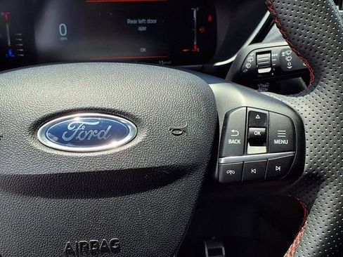 Used 2023 Ford Escape ST-Line AWD/4WD image 7