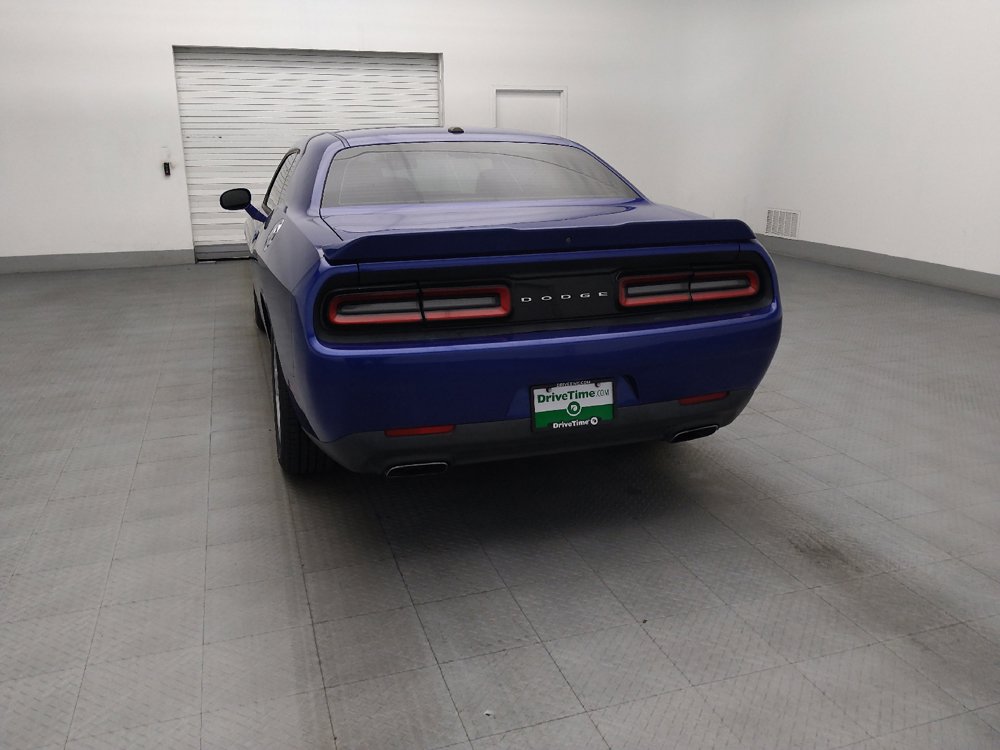 Used 2018 Dodge Challenger SXT RWD image 6