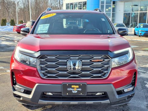 Used 2022 Honda Passport TrailSport image 2