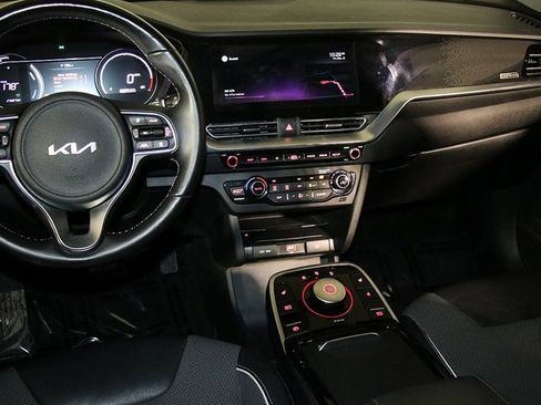 Used 2022 Kia Niro EX w/ Cold Weather Package image 15