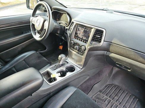 Used 2018 Jeep Grand Cherokee Altitude image 14