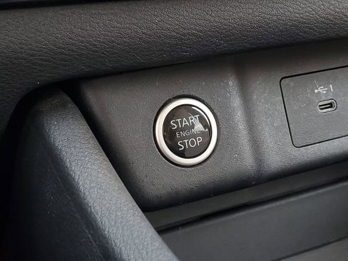 Used 2023 Nissan Rogue SV FWD image 30