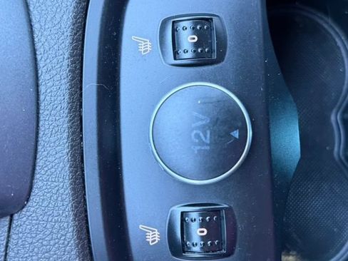 Used 2013 Ford Focus Titanium w/ Titanium Handling Pkg FWD image 19