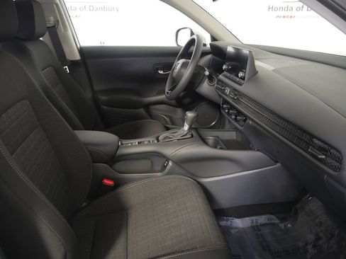 Used 2025 Honda HR-V LX image 6