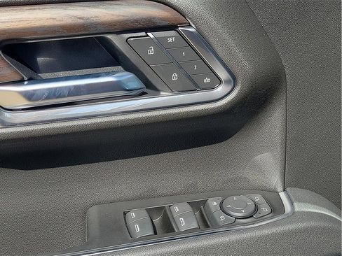 New 2025 GMC Sierra 1500 SLT image 20