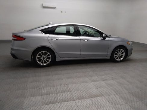 Used 2020 Ford Fusion SE image 10
