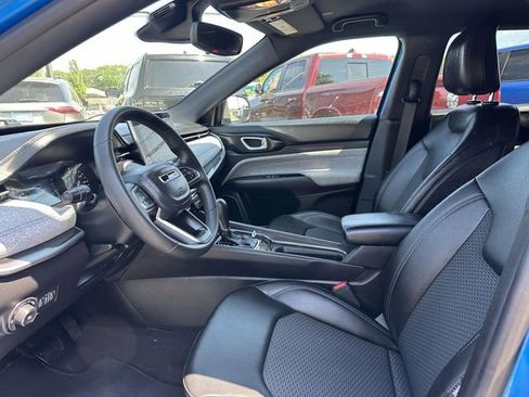 Used 2024 Jeep Compass Latitude AWD/4WD image 10