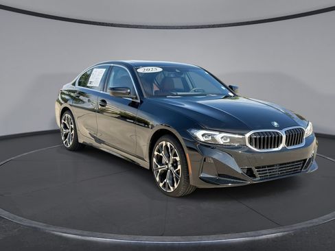 Used 2025 BMW 330i Sedan w/ Convenience Package RWD image 12