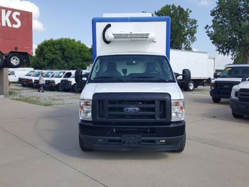 Used 2023 Ford E-350 and Econoline 350 Super Duty w/ Power Windows & Locks Group RWD image 4
